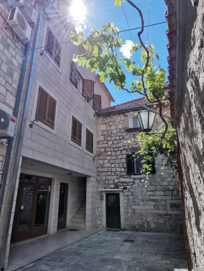 Apartman R.R. Omis Bagian luar foto